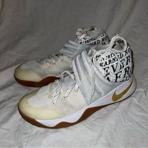 Nike Kyrie 2 ID Basketball Shoes Mens Sneakers White Gold Size 9.5